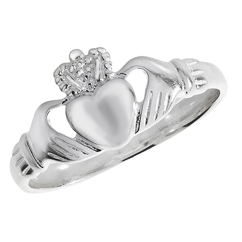 silver claddagh ring