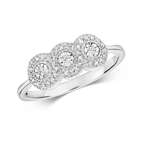 9 carat gold diamond illusion set ring