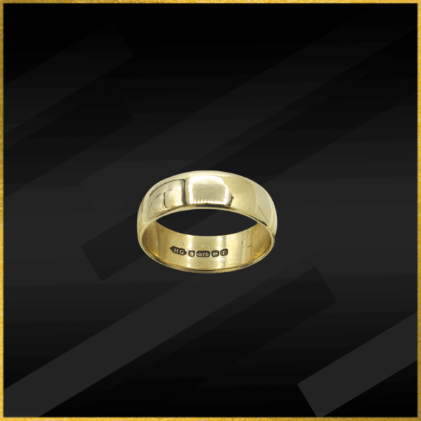 9 carat yellow gold ring